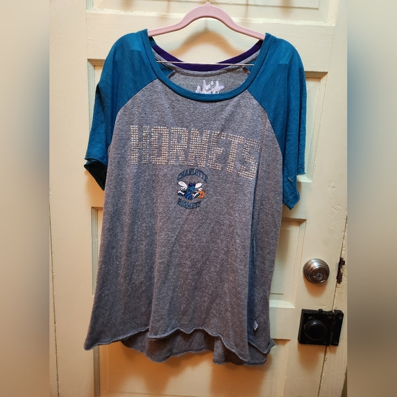 Teal and Gray Charlotte Hornets Graphic T-Shirt Sequin - Picture 1 of 3